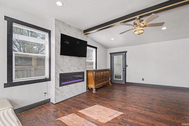 2827 Edwardsburg Avenue, Elkhart, IN 46514