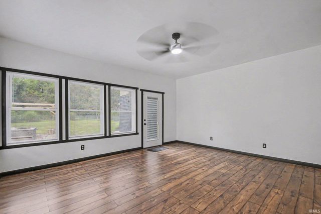 2827 Edwardsburg Avenue, Elkhart, IN 46514