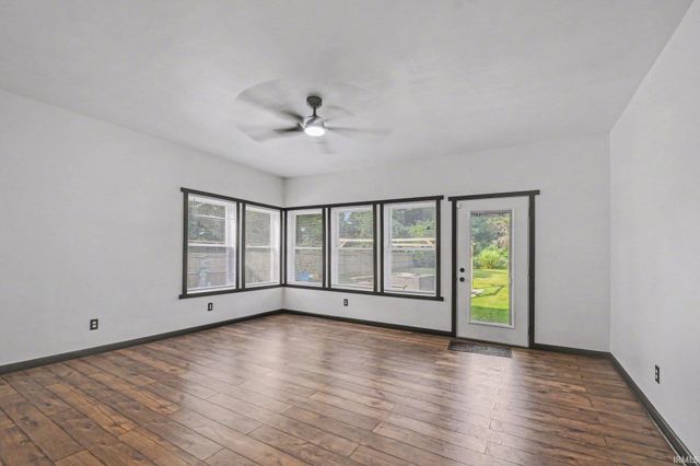2827 Edwardsburg Avenue, Elkhart, IN 46514