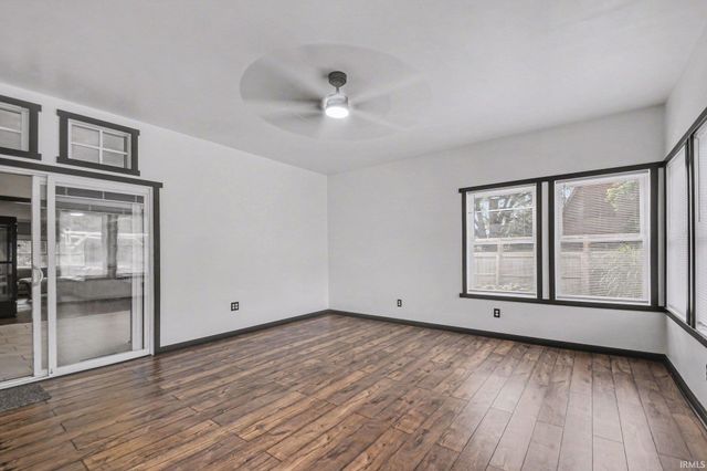 2827 Edwardsburg Avenue, Elkhart, IN 46514