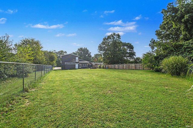 2827 Edwardsburg Avenue, Elkhart, IN 46514