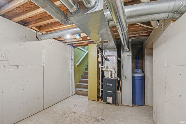 2827 Edwardsburg Avenue, Elkhart, IN 46514