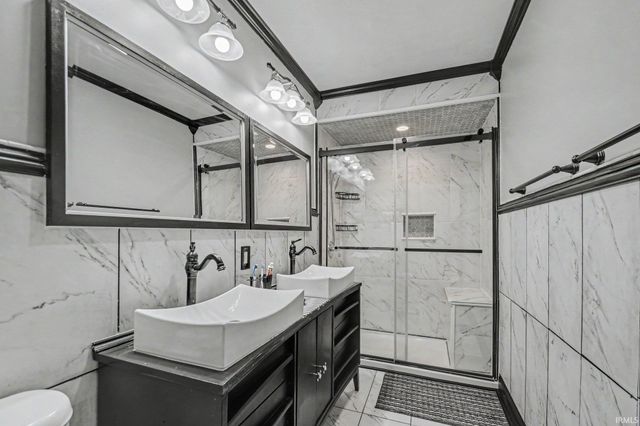 2827 Edwardsburg Avenue, Elkhart, IN 46514