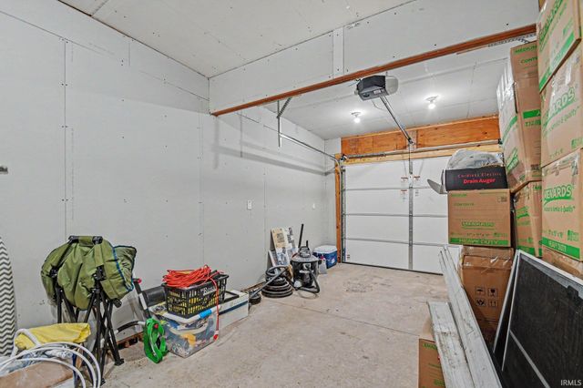 2827 Edwardsburg Avenue, Elkhart, IN 46514