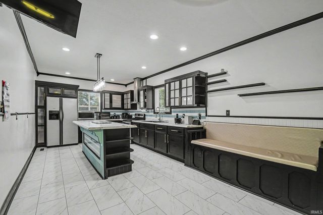 2827 Edwardsburg Avenue, Elkhart, IN 46514