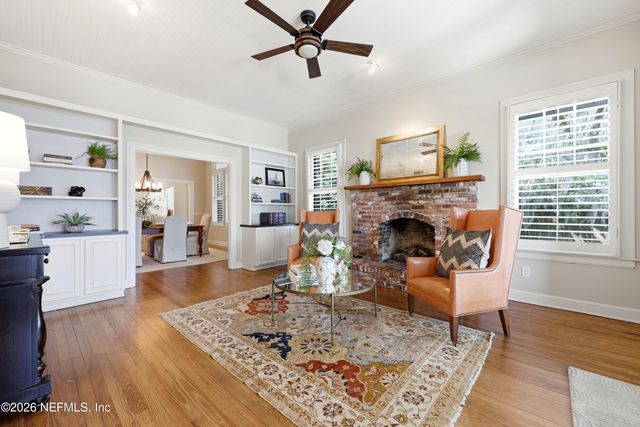 4002 MCGIRTS Boulevard, Jacksonville, FL 32210