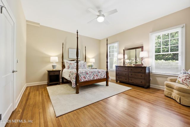 4002 MCGIRTS Boulevard, Jacksonville, FL 32210