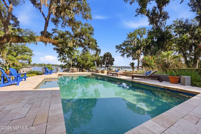 4002 MCGIRTS Boulevard, Jacksonville, FL 32210