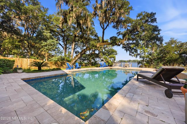 4002 MCGIRTS Boulevard, Jacksonville, FL 32210