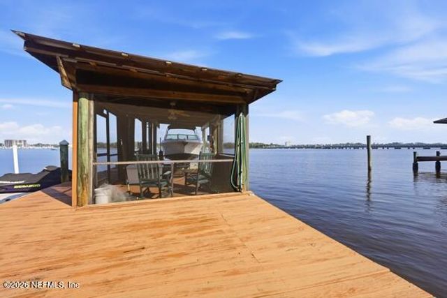 4002 MCGIRTS Boulevard, Jacksonville, FL 32210