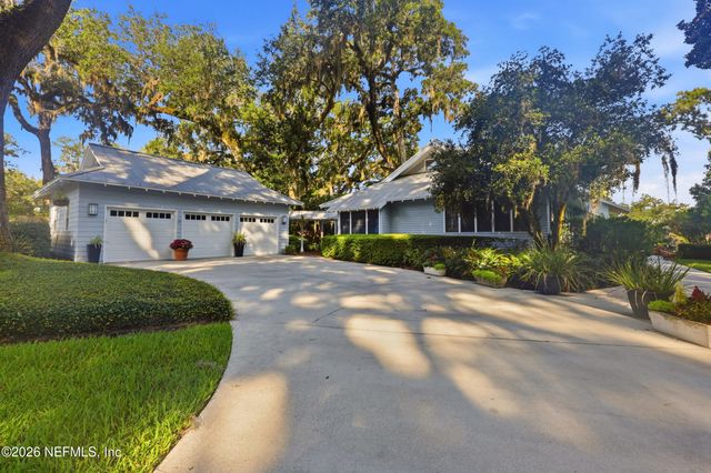 4002 MCGIRTS Boulevard, Jacksonville, FL 32210