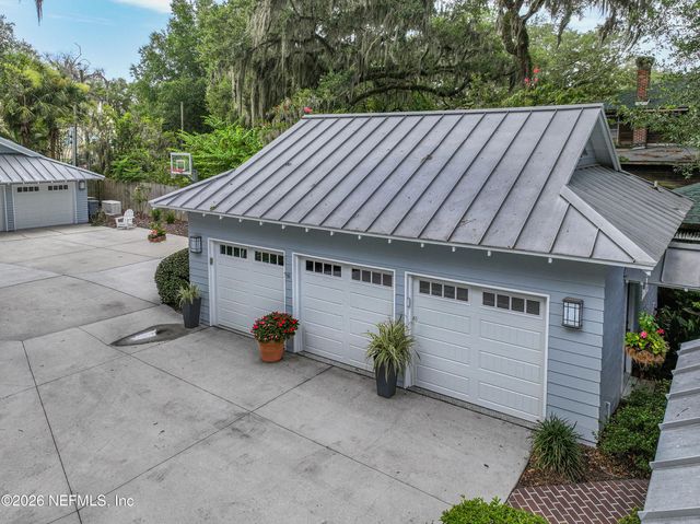 4002 MCGIRTS Boulevard, Jacksonville, FL 32210