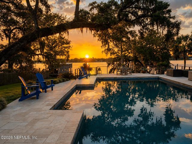 4002 MCGIRTS Boulevard, Jacksonville, FL 32210