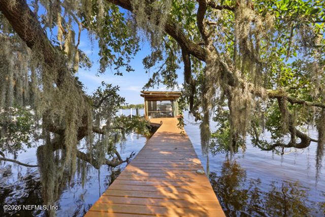 4002 MCGIRTS Boulevard, Jacksonville, FL 32210