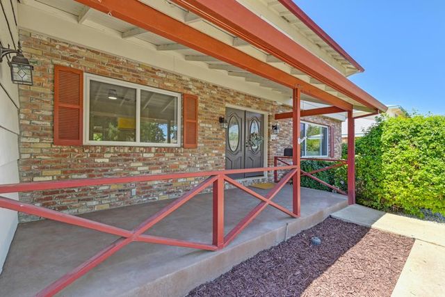 2498 Knightwood Way, Rancho Cordova, CA 95670