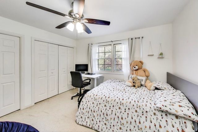 1110 S Plum Tree Lane, Palatine, IL 60067