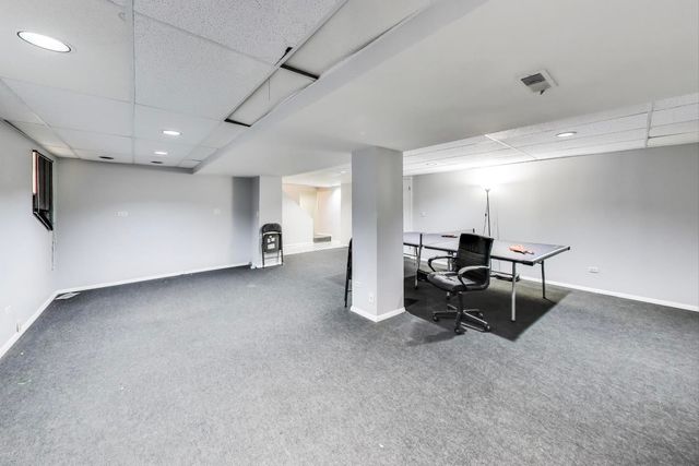 1110 S Plum Tree Lane, Palatine, IL 60067