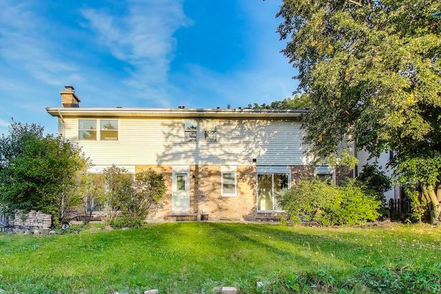 1110 S Plum Tree Lane, Palatine, IL 60067