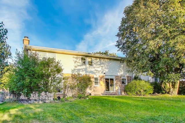 1110 S Plum Tree Lane, Palatine, IL 60067