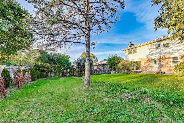 1110 S Plum Tree Lane, Palatine, IL 60067