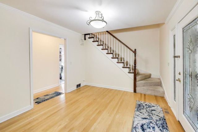 1110 S Plum Tree Lane, Palatine, IL 60067