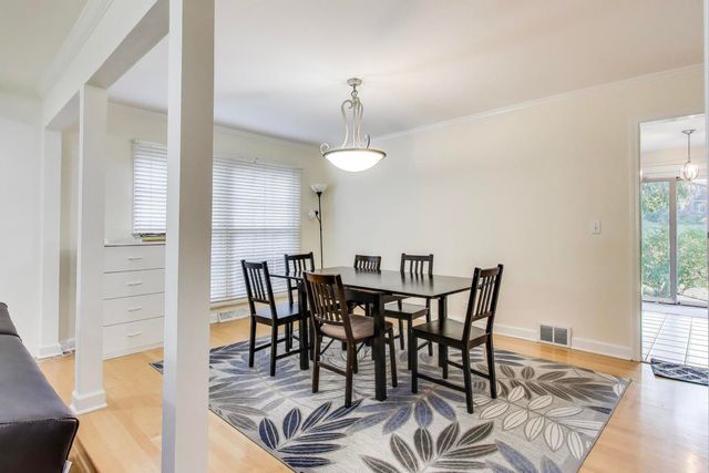 1110 S Plum Tree Lane, Palatine, IL 60067