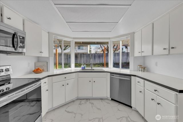 7225 95th Ave SW, Lakewood, WA 98498