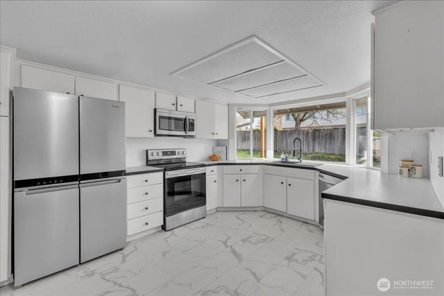 7225 95th Ave SW, Lakewood, WA 98498