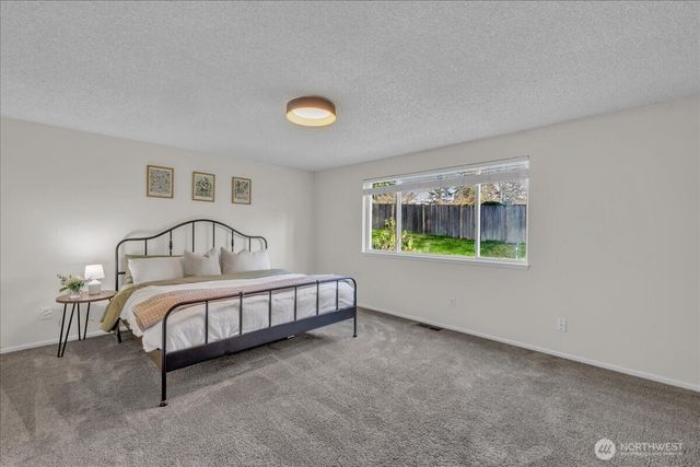 7225 95th Ave SW, Lakewood, WA 98498