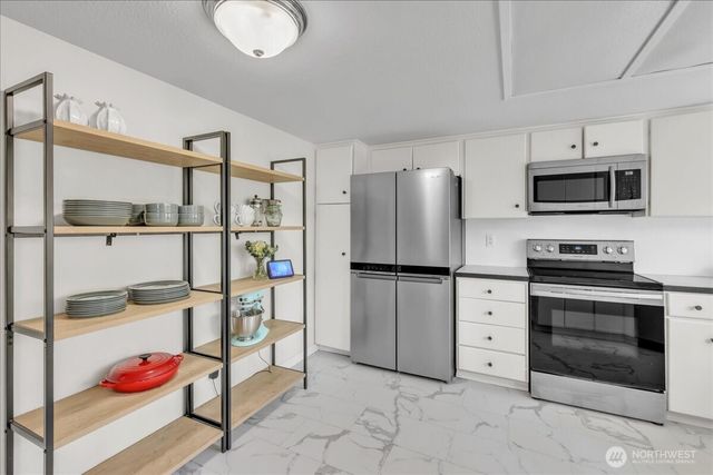 7225 95th Ave SW, Lakewood, WA 98498