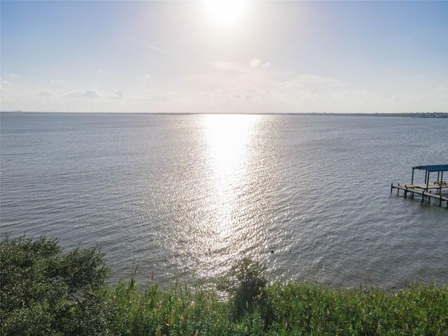 00 12th, San Leon, TX 77539