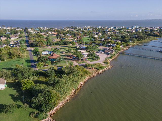 00 12th, San Leon, TX 77539
