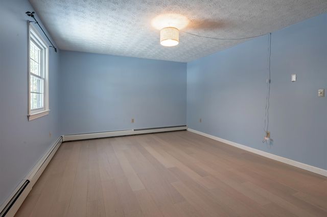 30 Clifton Road, Bedford, NH 03110