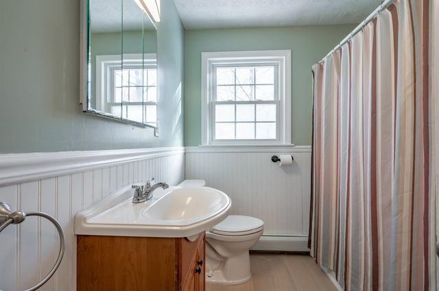 30 Clifton Road, Bedford, NH 03110