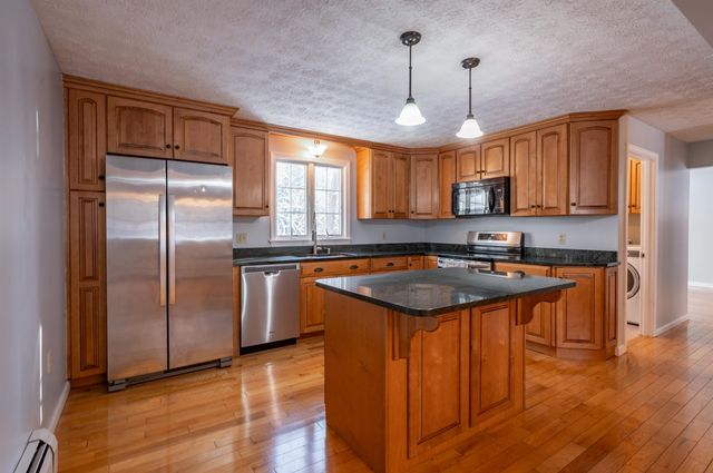 30 Clifton Road, Bedford, NH 03110