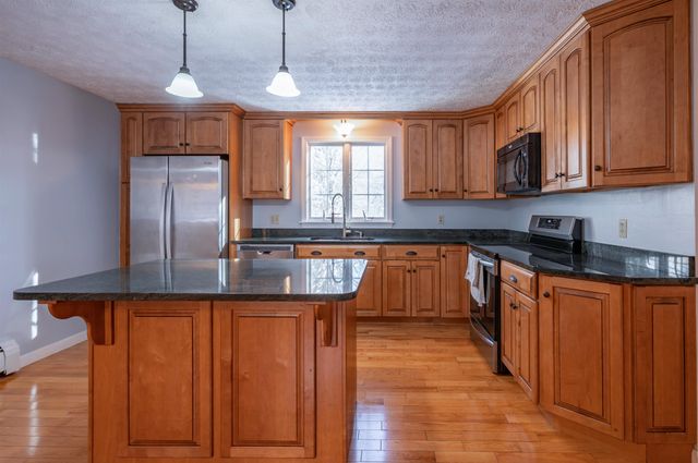 30 Clifton Road, Bedford, NH 03110