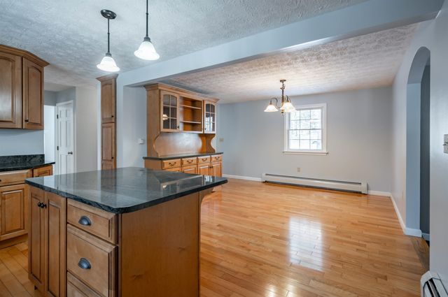 30 Clifton Road, Bedford, NH 03110