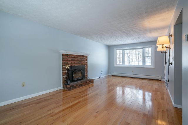 30 Clifton Road, Bedford, NH 03110