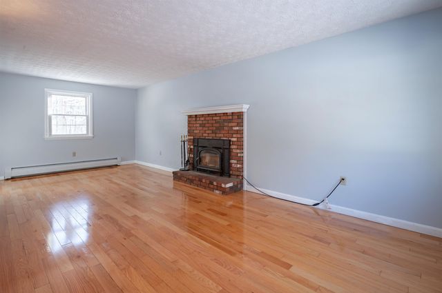 30 Clifton Road, Bedford, NH 03110