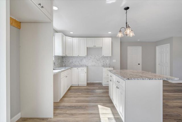 S 1919 Raymond AVE, Covington, VA 24426