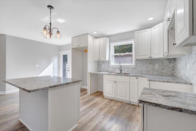 S 1919 Raymond AVE, Covington, VA 24426