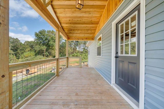 S 1919 Raymond AVE, Covington, VA 24426