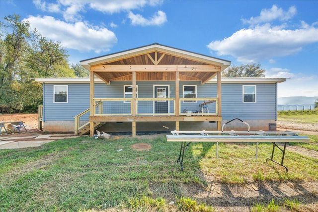 S 1919 Raymond AVE, Covington, VA 24426