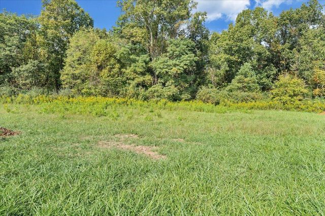 S 1919 Raymond AVE, Covington, VA 24426