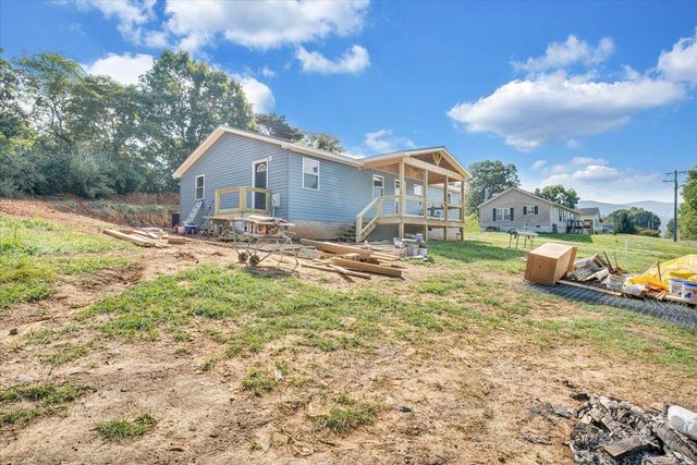 S 1919 Raymond AVE, Covington, VA 24426