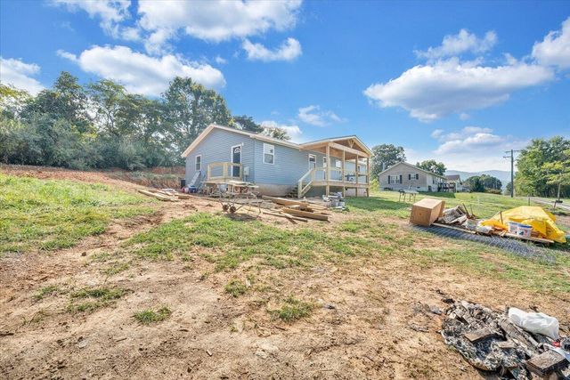 S 1919 Raymond AVE, Covington, VA 24426