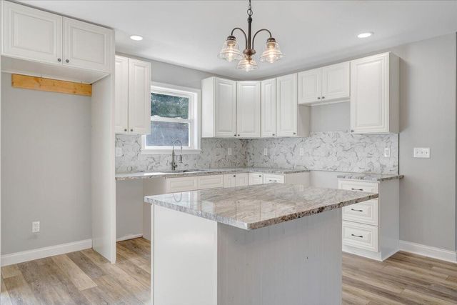 S 1919 Raymond AVE, Covington, VA 24426