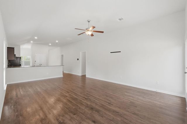 130 Emery Oak Way, Huntsville, TX 77320