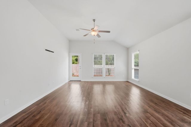 130 Emery Oak Way, Huntsville, TX 77320