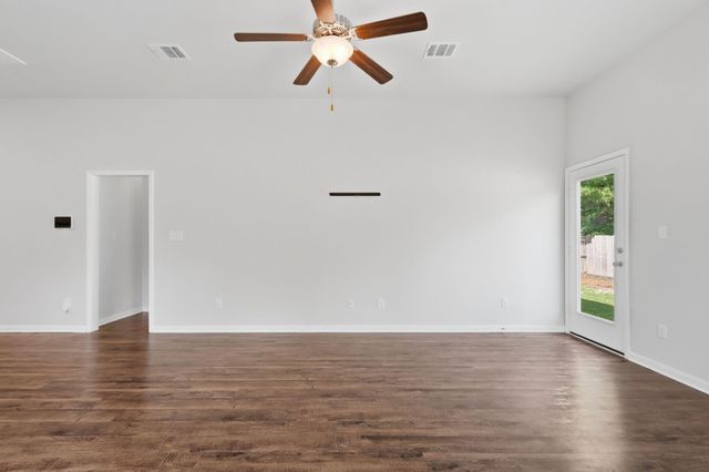 130 Emery Oak Way, Huntsville, TX 77320